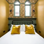 Old Town Luxury, By The Sea Apartmán