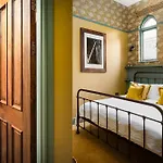 Old Town Luxury, By The Sea Apartament Scarborough