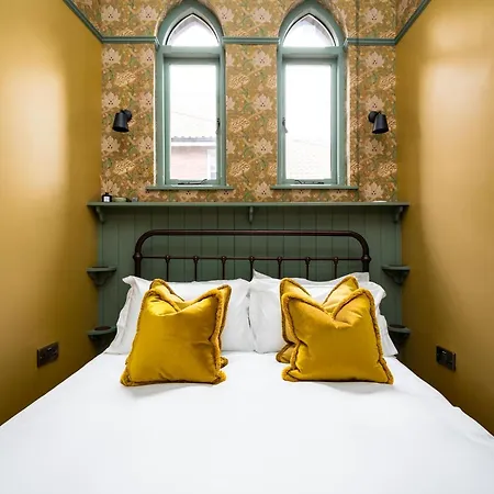 Old Town Luxury, By The Sea Apartment