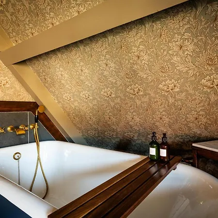 Old Town Luxury, By The Sea * Scarborough