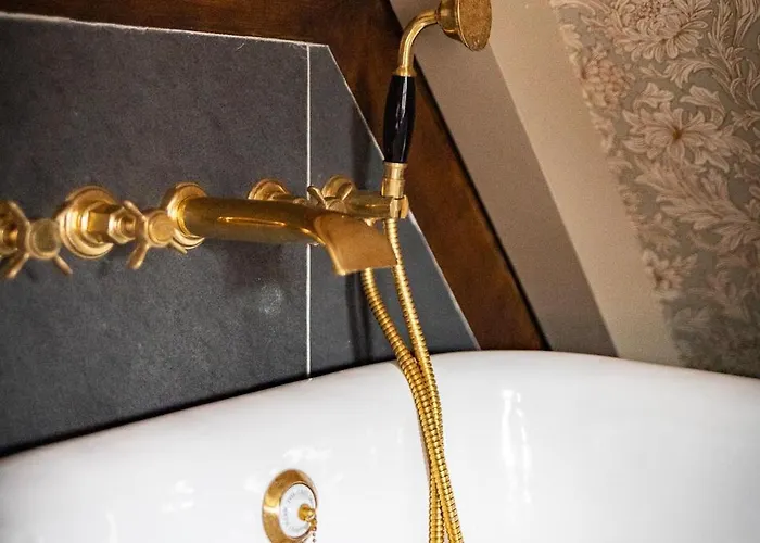 Old Town Luxury, By The Sea *