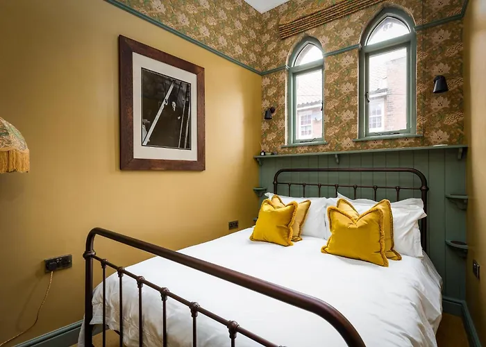 Old Town Luxury, By The Sea