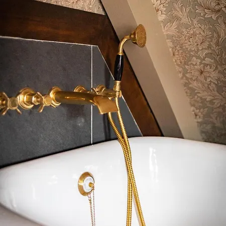 Old Town Luxury, By The Sea *