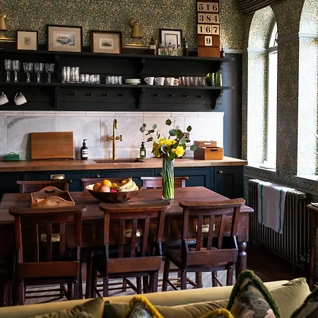 Old Town Luxury, By The Sea *