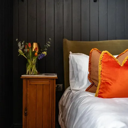 Old Town Luxury, By The Sea *